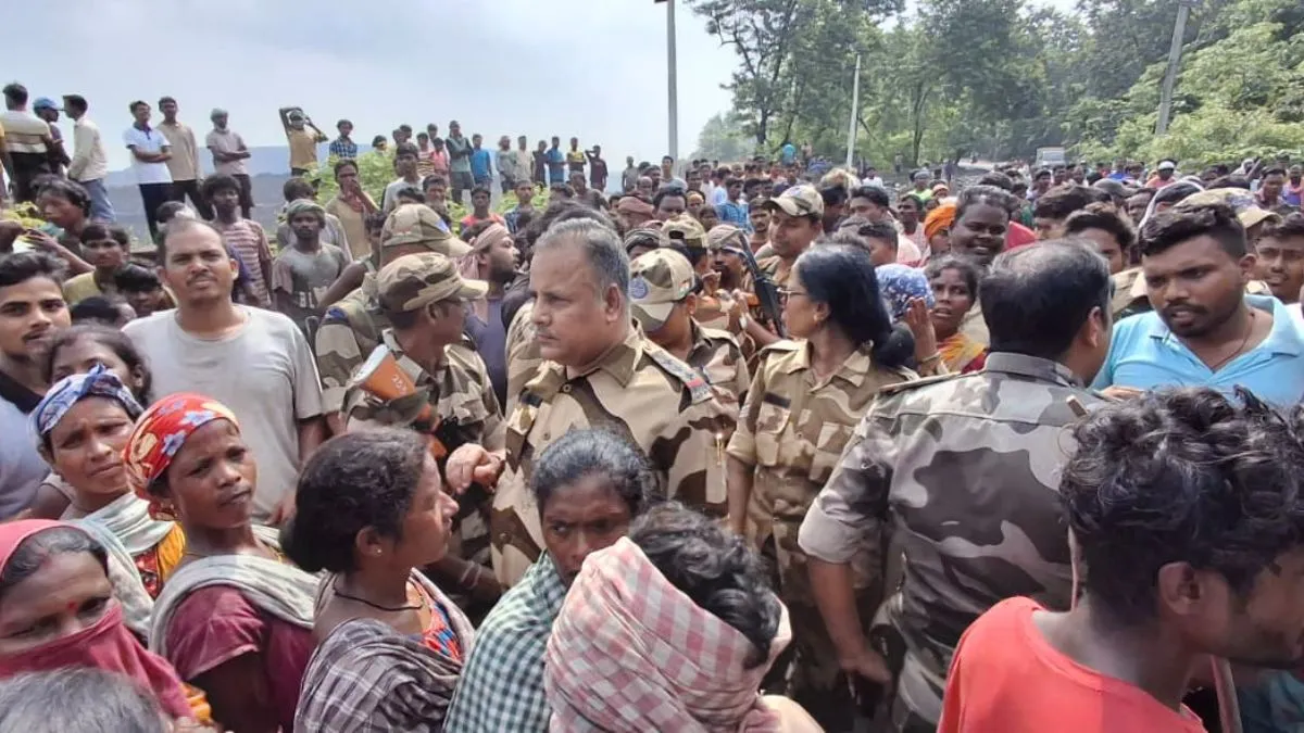 आक्रोशित ग्रामीणों
