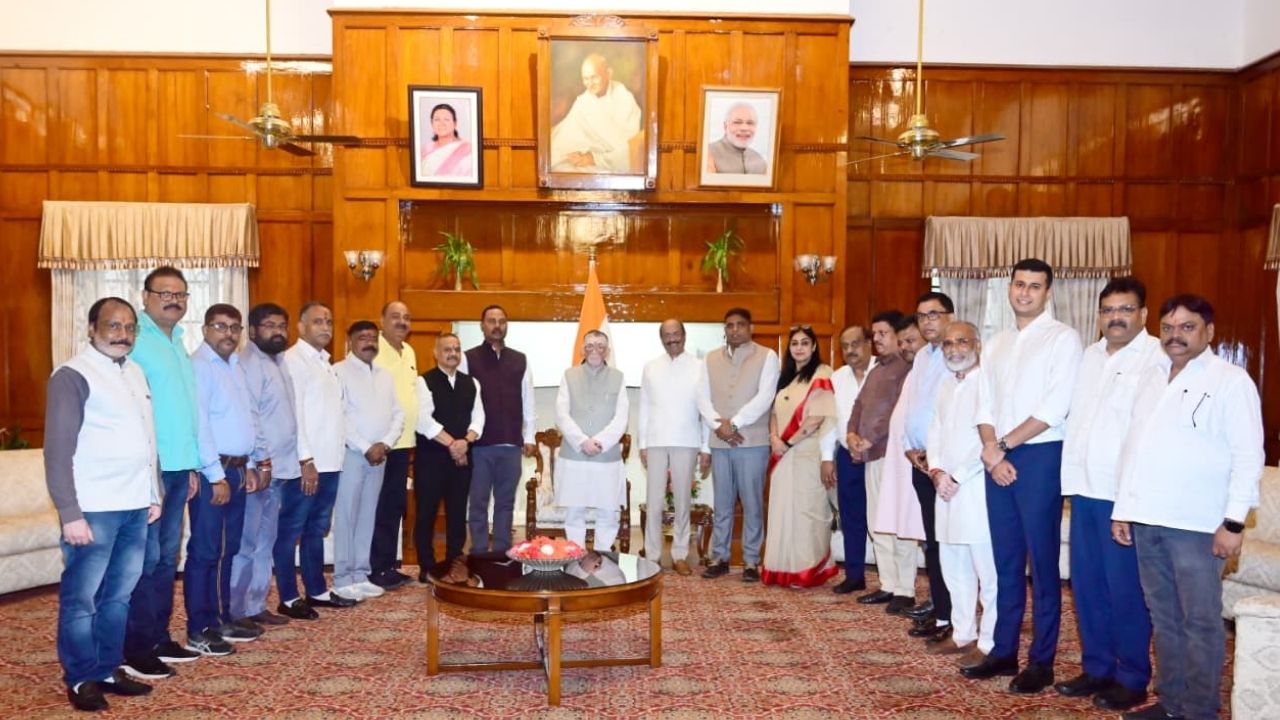 राज्यपाल संतोष गंगवार