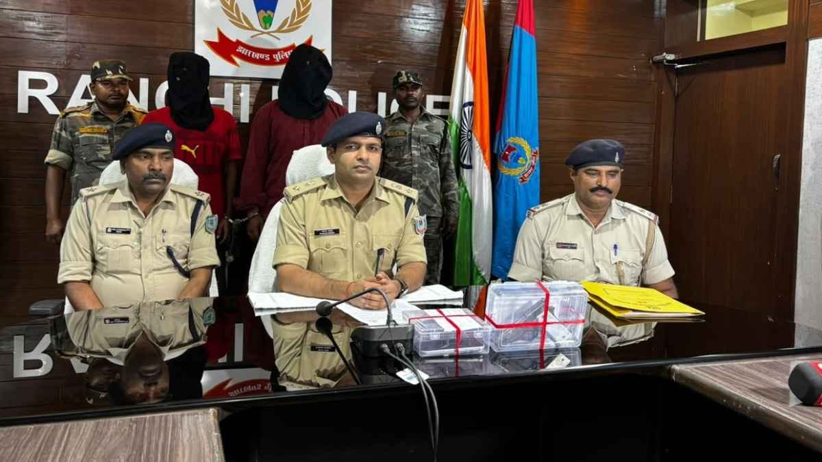 पुलिस ने दबोचा