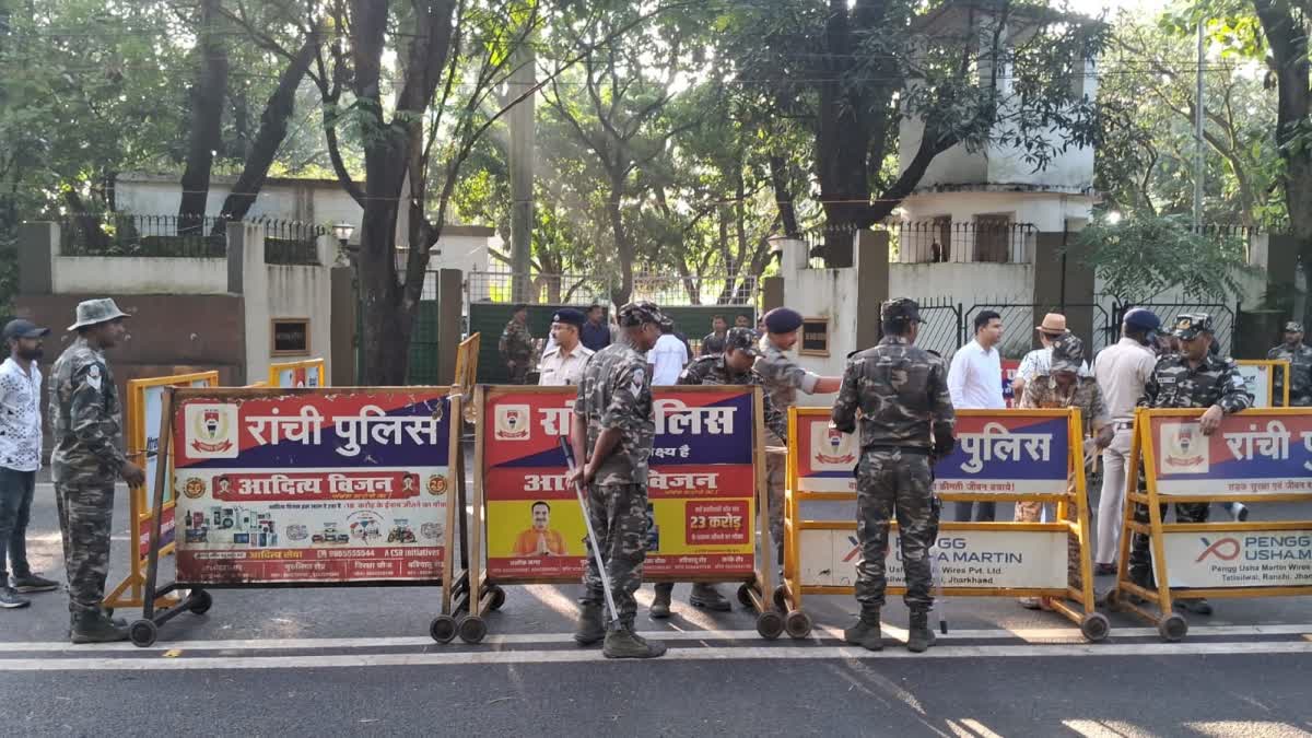 पुलिस की नजर