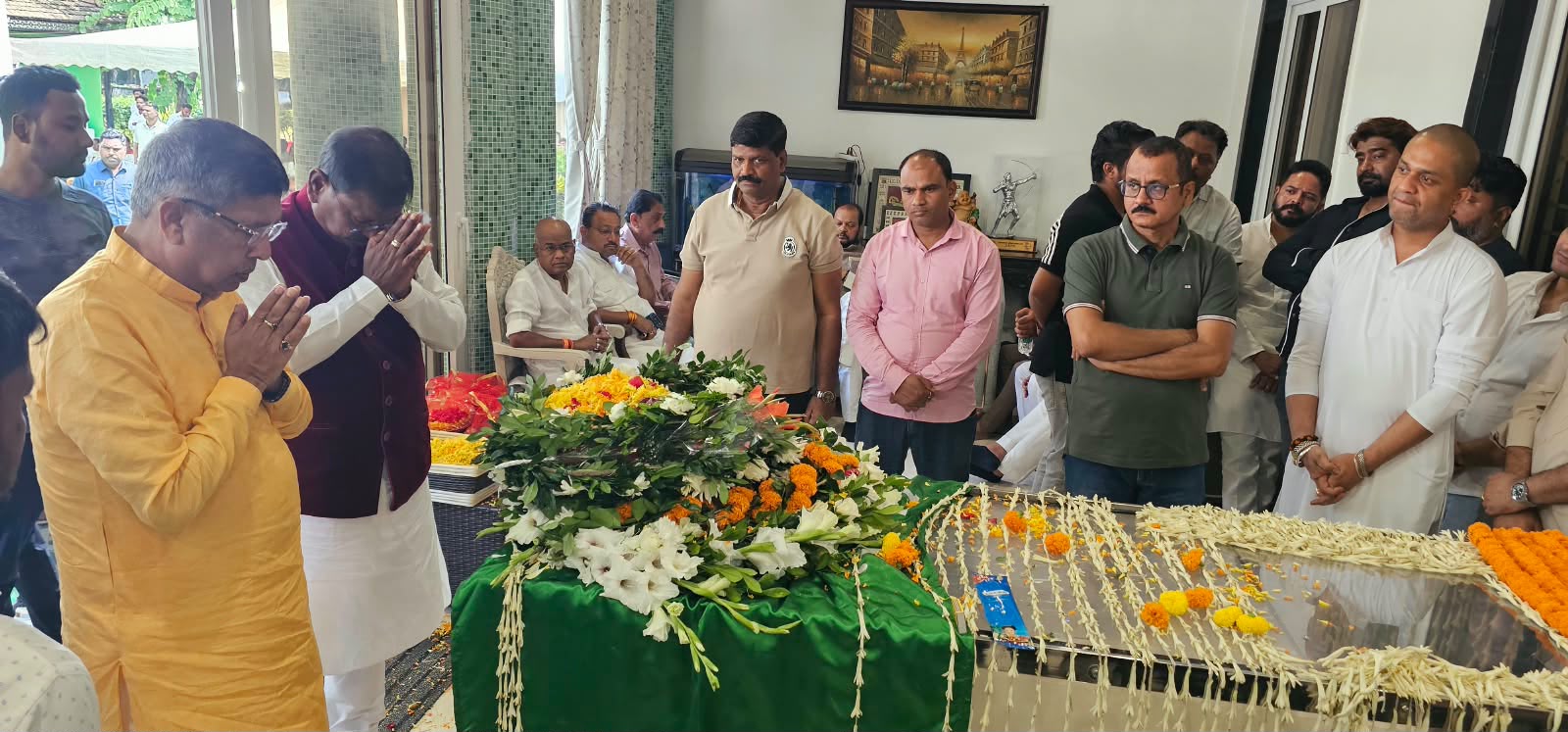 रूपी सोरेन के निधन पर अर्पित की श्रद्धांजलि