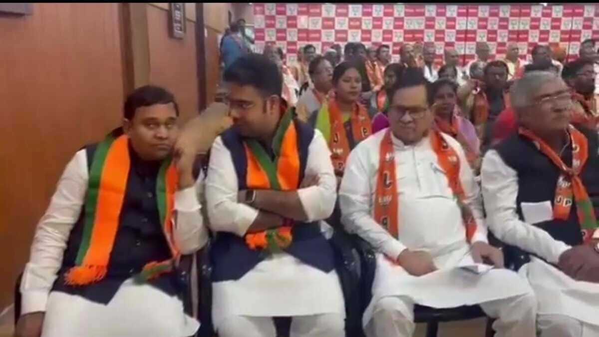 दो MLC बीजेपी में शामिल