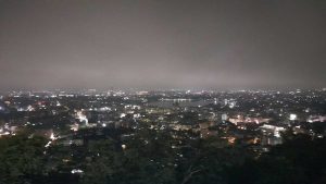 रुक-रुक कर बारिश