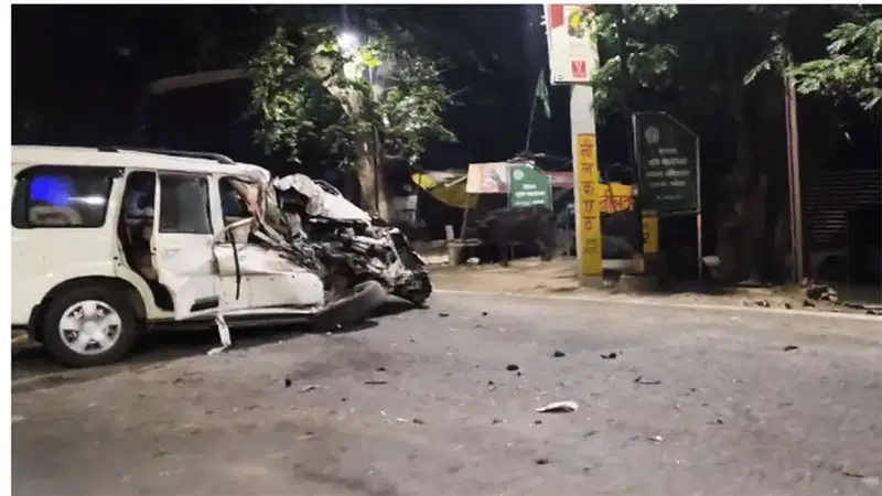 ट्रक-बोलेरो की टक्कर